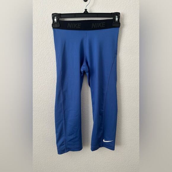 Nike Pants - Nike Women’s XS DRI FIT Capri Leggings